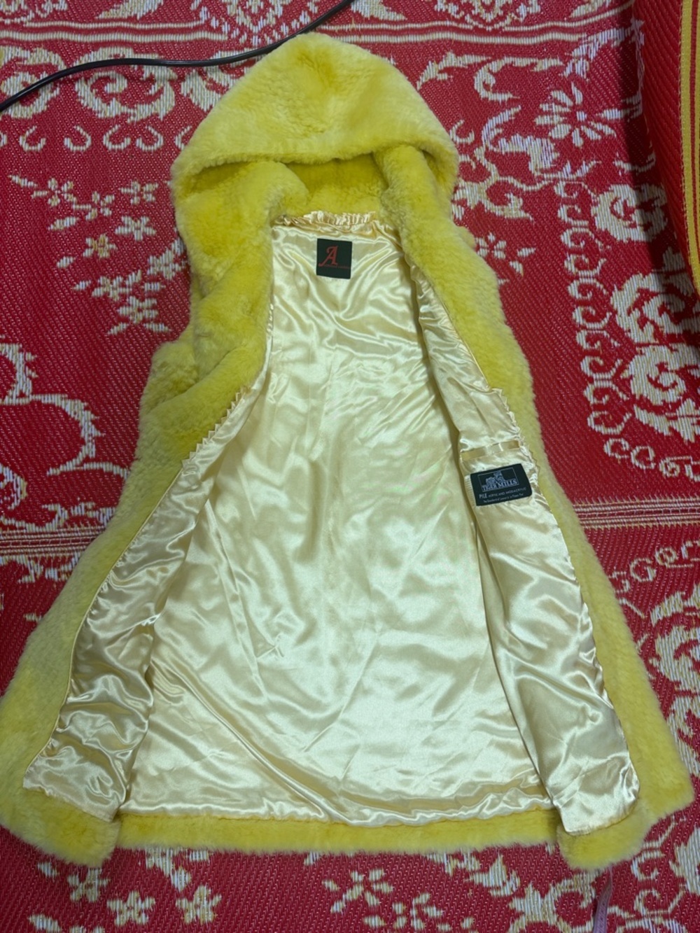 Adrienne Landau Bold Yellow Faux Fur Vest Sz S - Picture 14 of 14